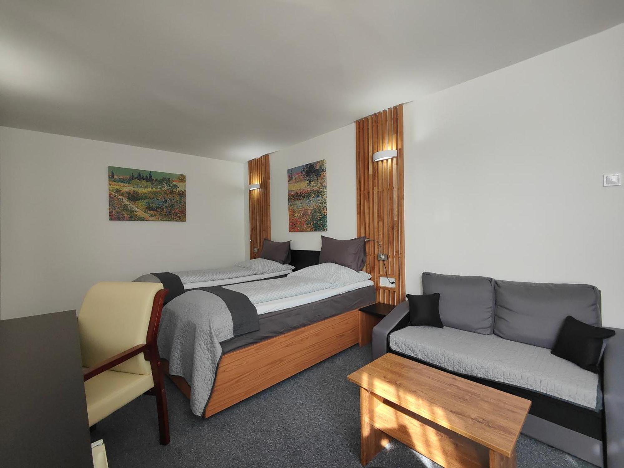 Hotel P7 Lucenec Luaran gambar