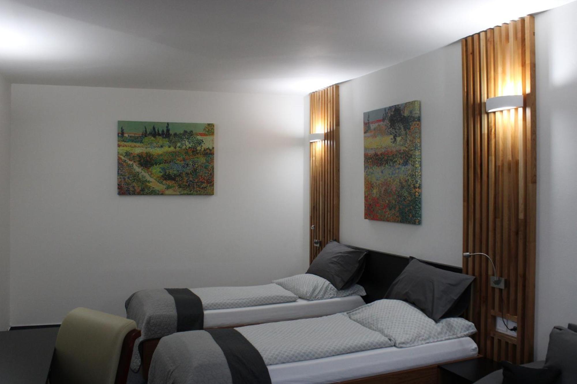 Hotel P7 Lucenec Luaran gambar